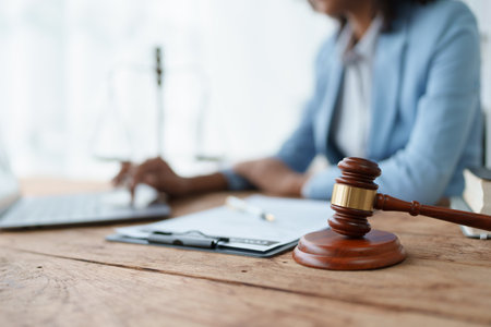 Taller obligatorio de género para un abogado en una causa por cuidado de una niña