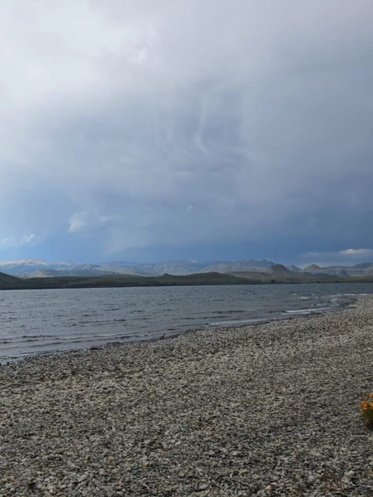 Precaución en el Nahuel Huapi por tormentas y cierre de sendas