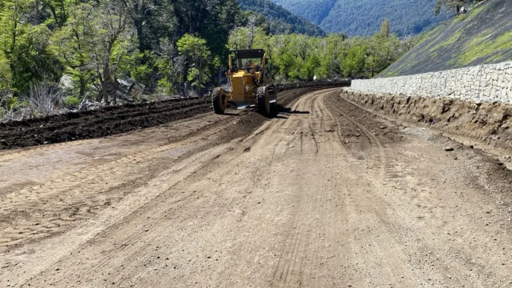 Obras viales activas en la Ruta 65 hacia Villa Traful