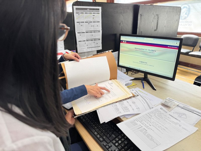 Aumento y bono para empleados públicos nacionales