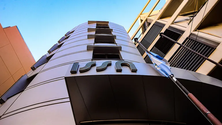 ISSN: reintegros de pasajes, entre resoluciones y marcha atrás