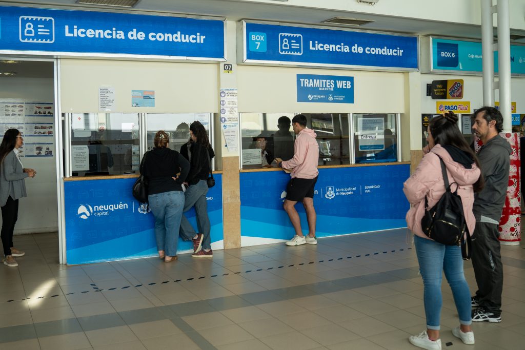 Emisión de licencias sin interrupciones en Neuquén capital