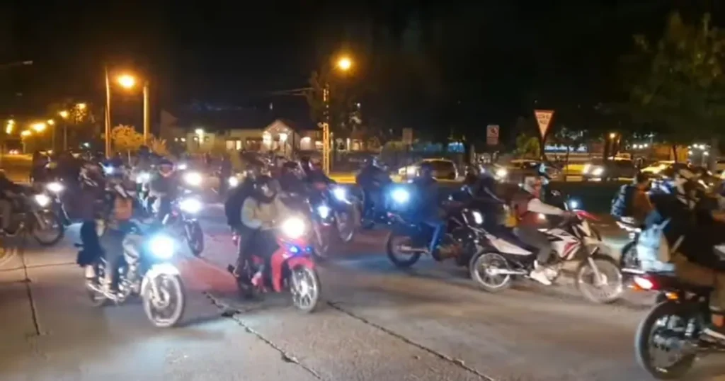 Ruidos molestos y desorden: avanzan medidas contra motos ilegales