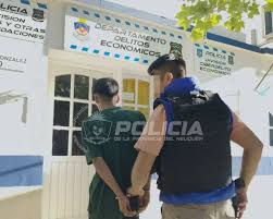 Estafa por redes sociales: operativo en el oeste neuquino