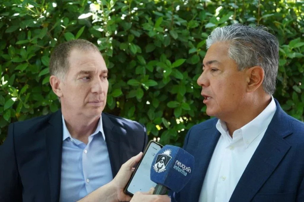 Santilli llega a Villa La Angostura para reunirse con Figueroa