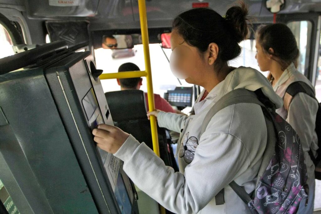 El boleto estudiantil suma tecnología y control de viajes