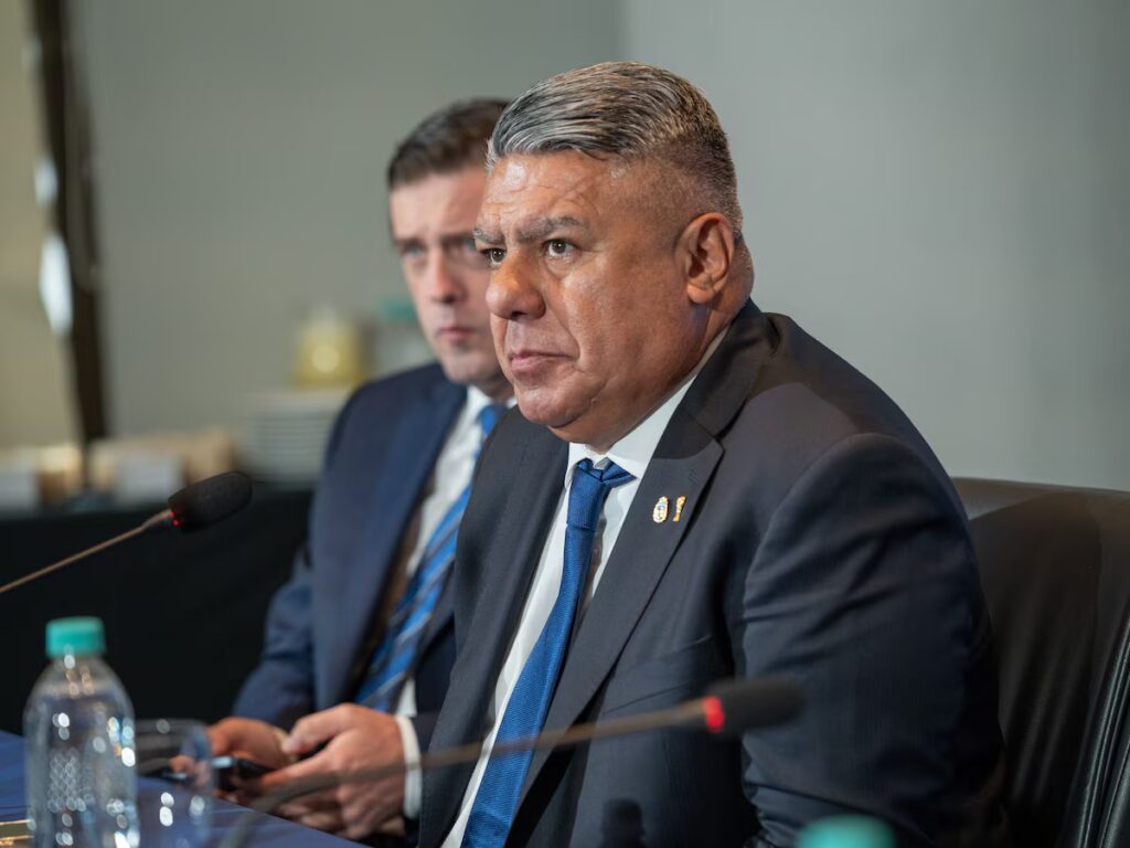 Prohibición de salida del país para Tapia a meses del Mundial