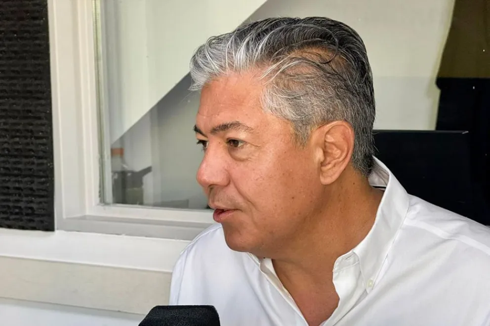 Sin definiciones electorales, el gobernador apuesta al largo plazo