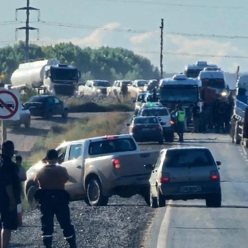 Choque múltiple en la Ruta 7, cerca de Añelo