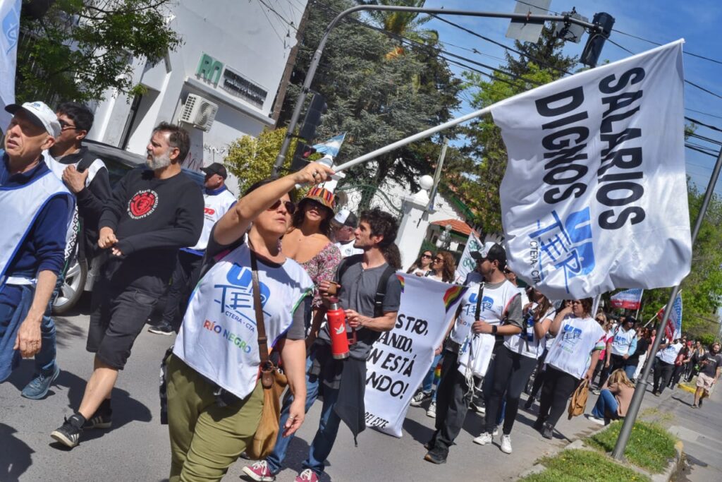 Docentes rionegrinos paran al inicio de clases