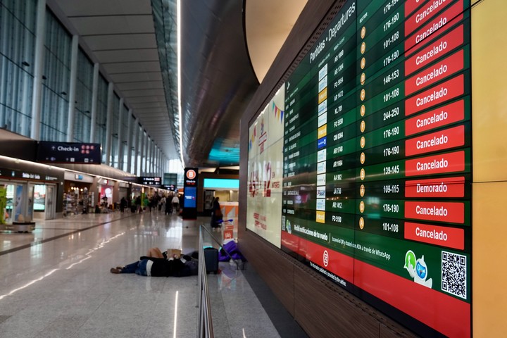 Cronograma de paros afecta salidas en aeropuertos