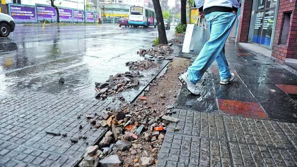 Hasta $7 millones de multa en Cipolletti por veredas en mal estado