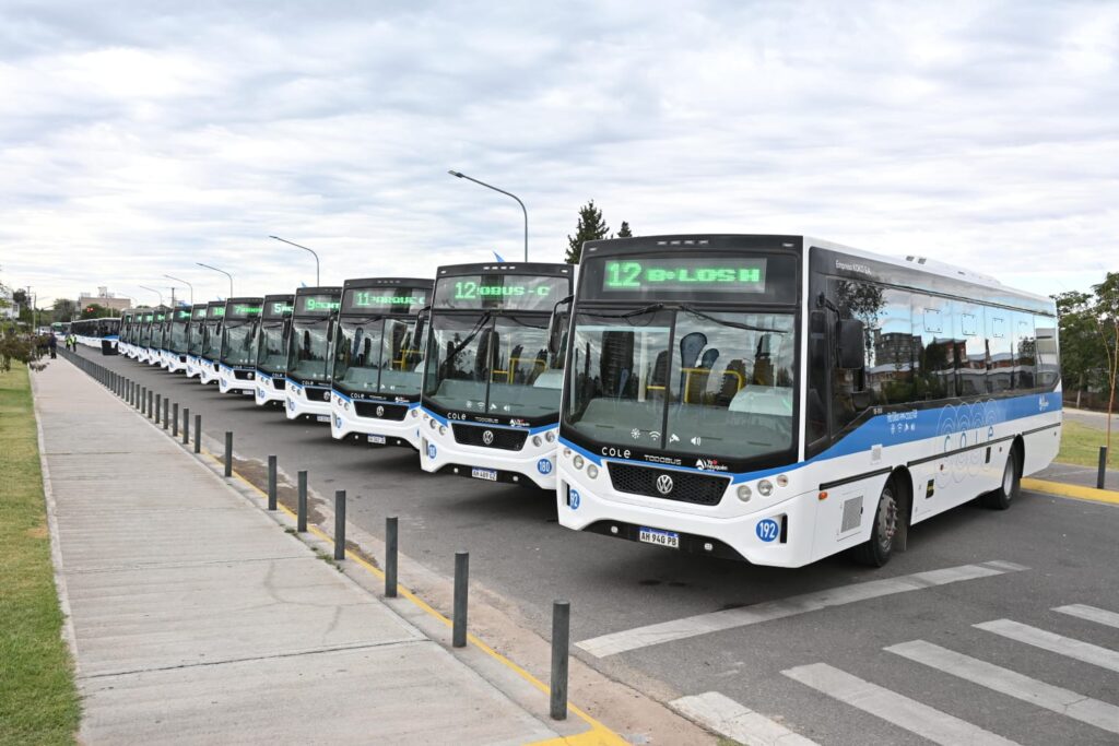 Tecnología en colectivos permitirá anticipar paradas y recorridos
