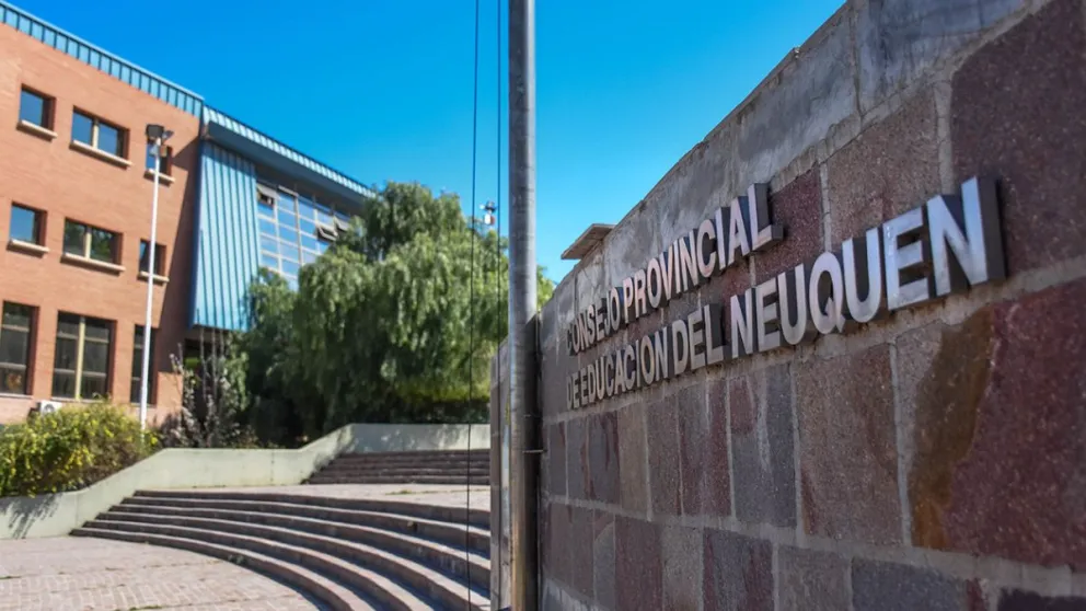 Inscriben para concurso docente con 42 cargos en juego