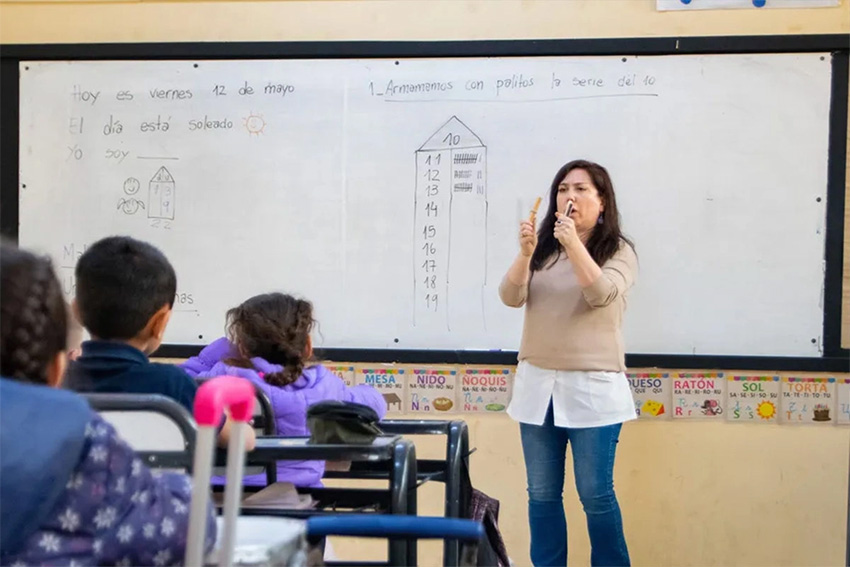 Río Negro liquida aumentos docentes sin aval gremial