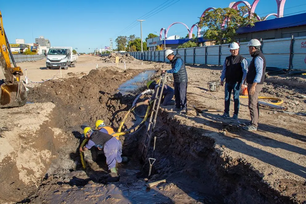 EPAS repara una cañería y afecta el suministro de agua en la capital