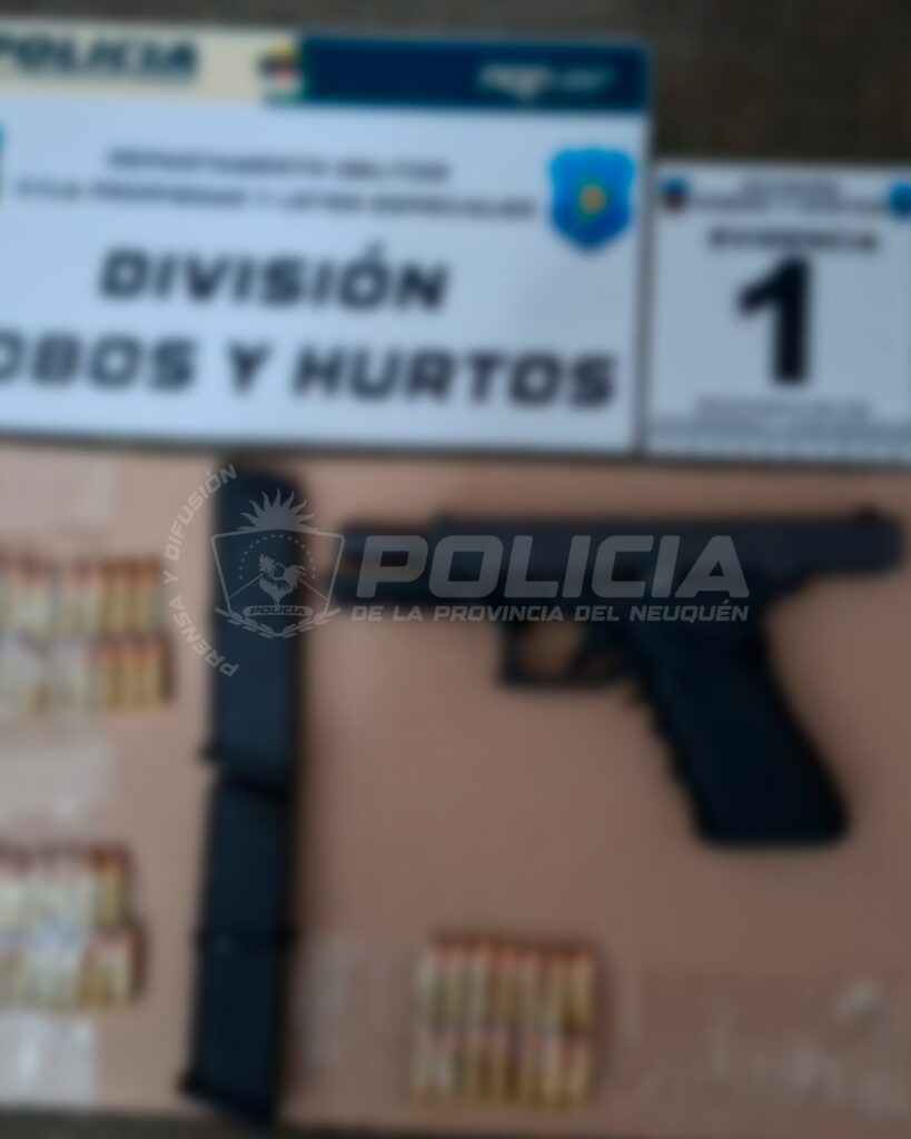 Secuestran arma y municiones a ciudadanos extranjeros