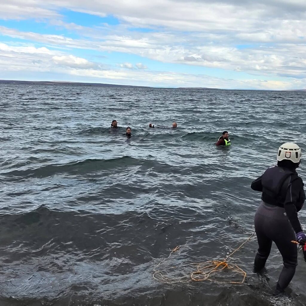 Bomberos reforzaron maniobras de rescate en el agua