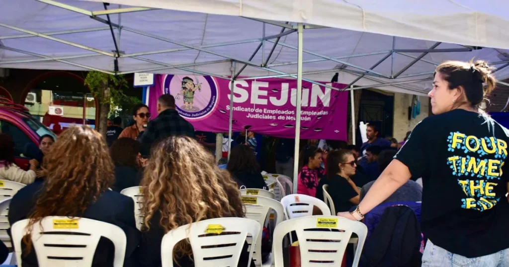 Paritaria en tensión: el TSJ reclama normalizar el servicio