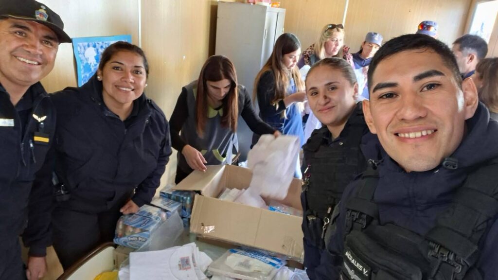 Personal policial asistió a estudiantes en paraje rural