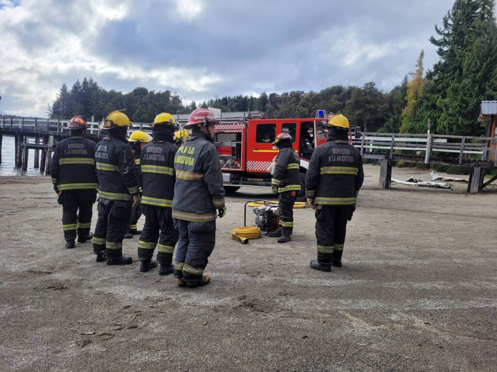 Jornada de capacitación para bomberos en Villa La Angostura