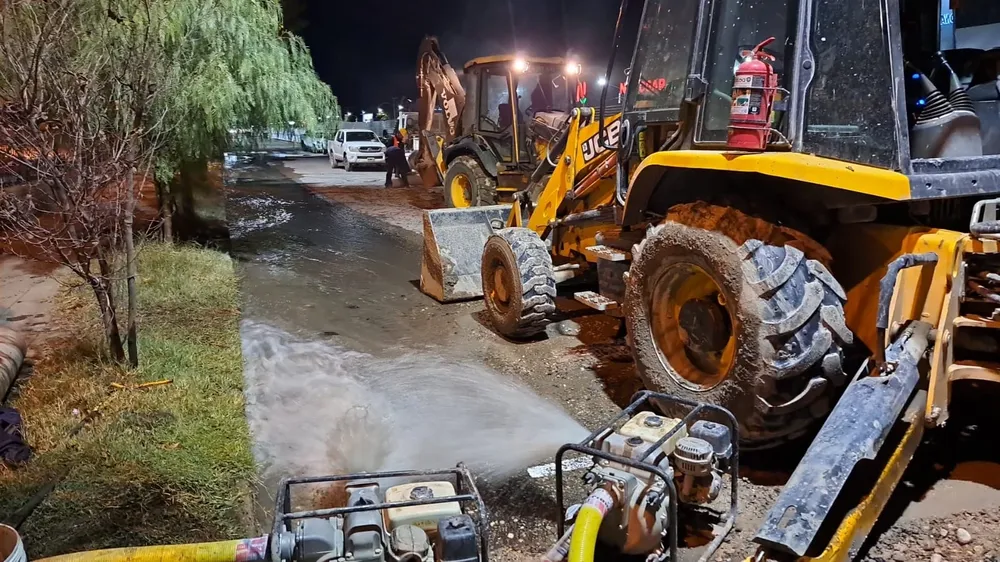 EPAS finalizó trabajos y el agua vuelve progresivamente