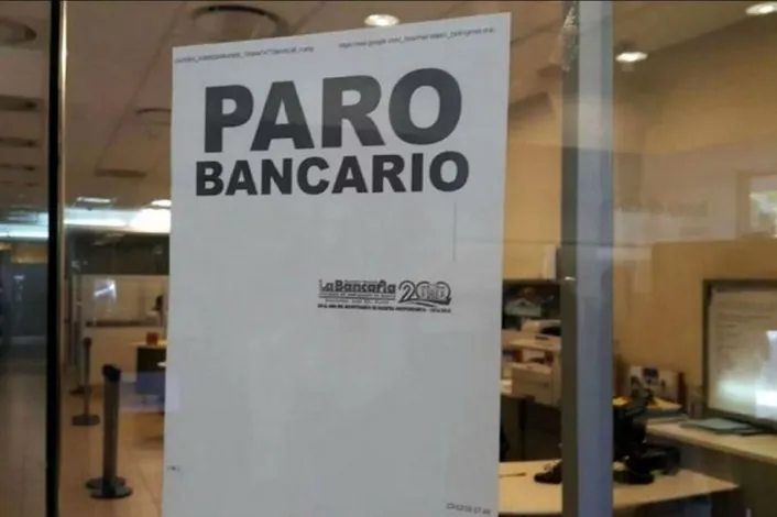 Bancarios anuncian paro por cierre de oficinas regionales