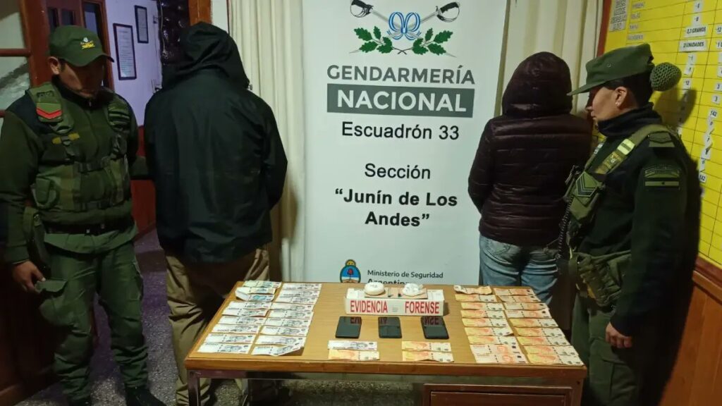Gendarmería secuestró cocaína y detuvo a dos personas en la Ruta 40