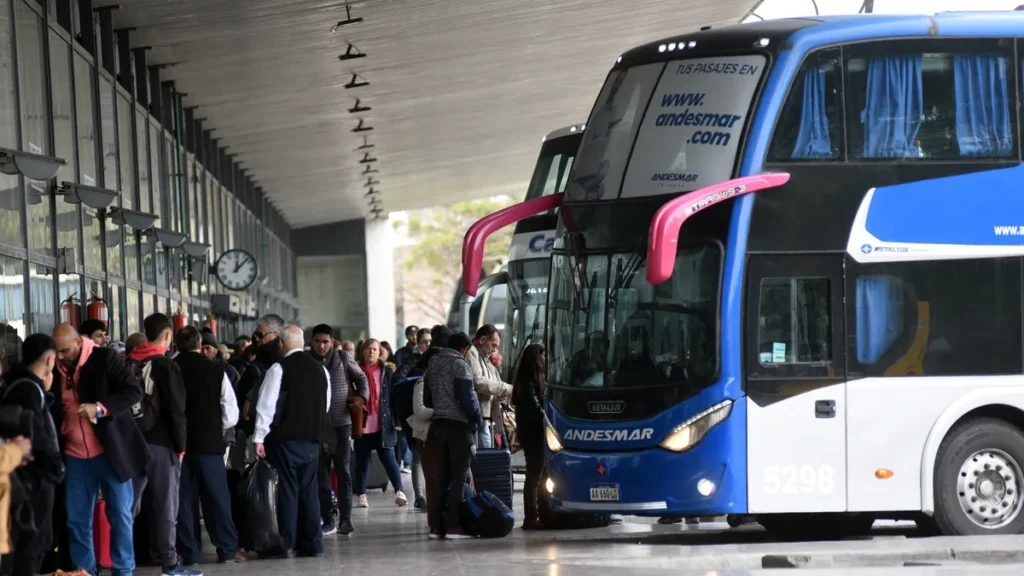 Dos feriados impulsan el turismo en un mes de baja demanda