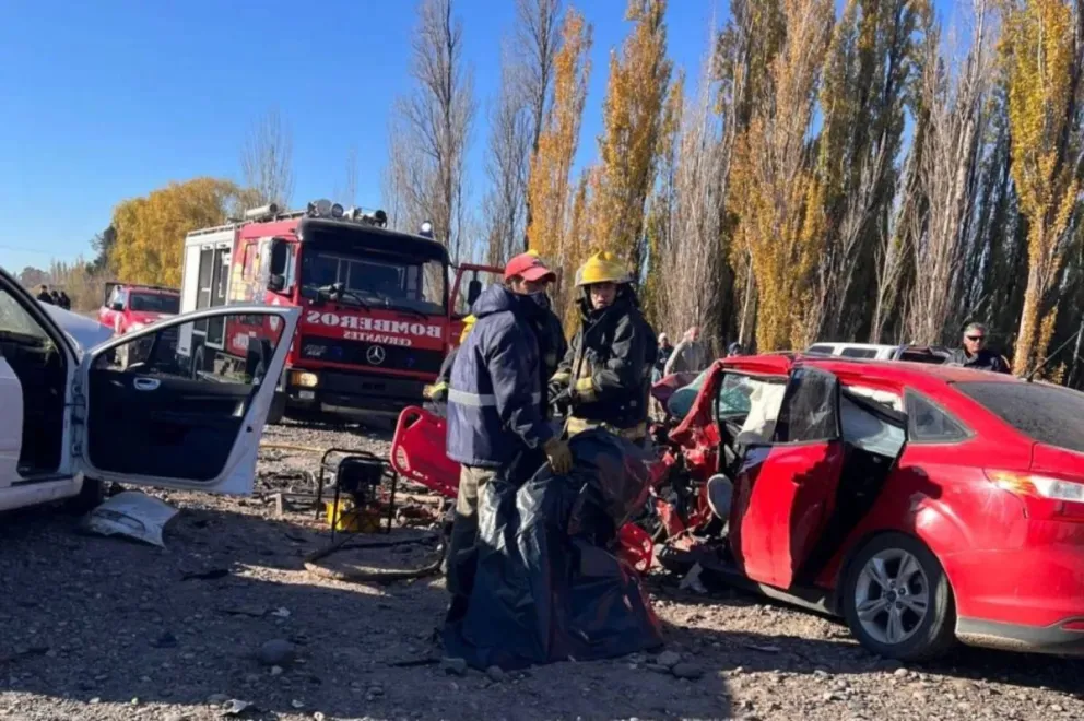 Un muerto y tres heridos en un choque frontal en Río Negro
