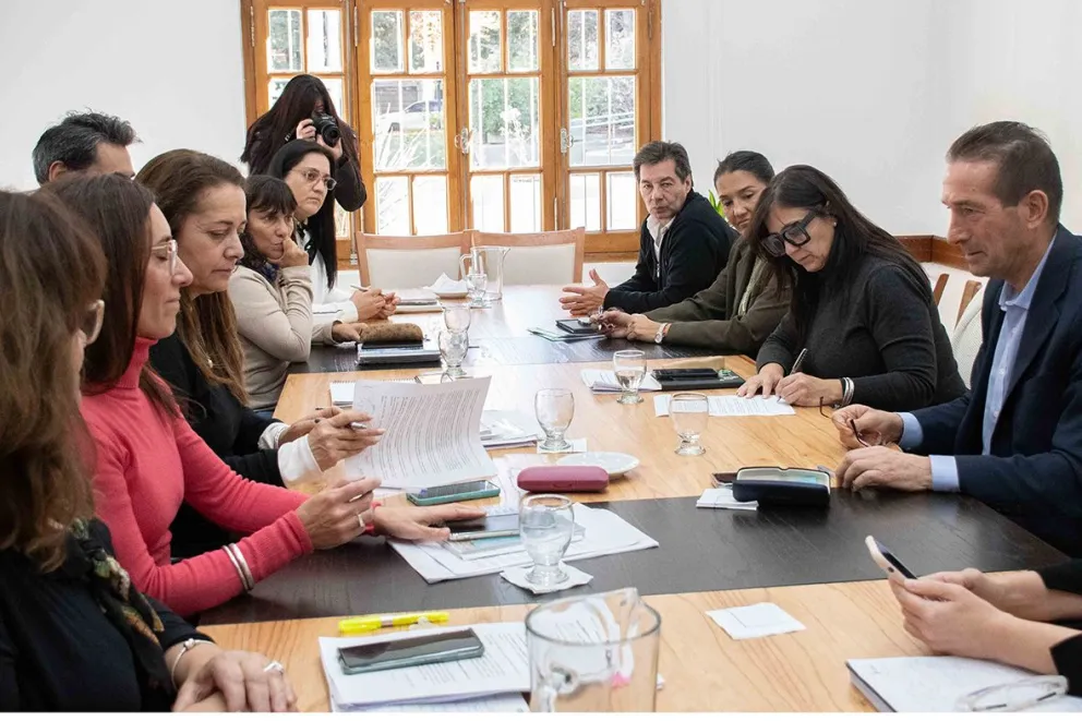Provincia y ATEN firmaron un acta con nuevos acuerdos