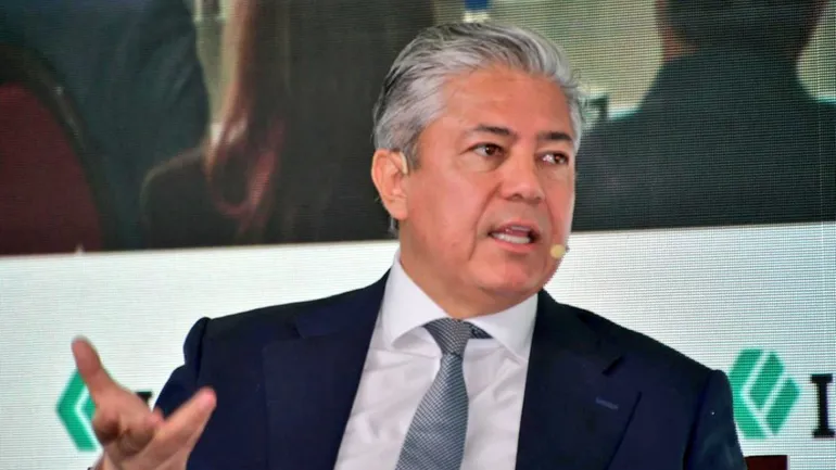 Figueroa participa en evento clave del sector energético