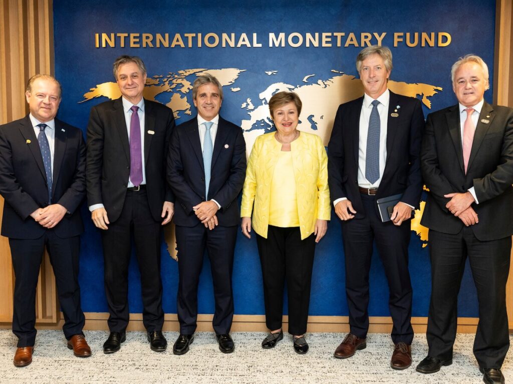 El FMI aprobó un desembolso de USD 1.000 millones para Argentina