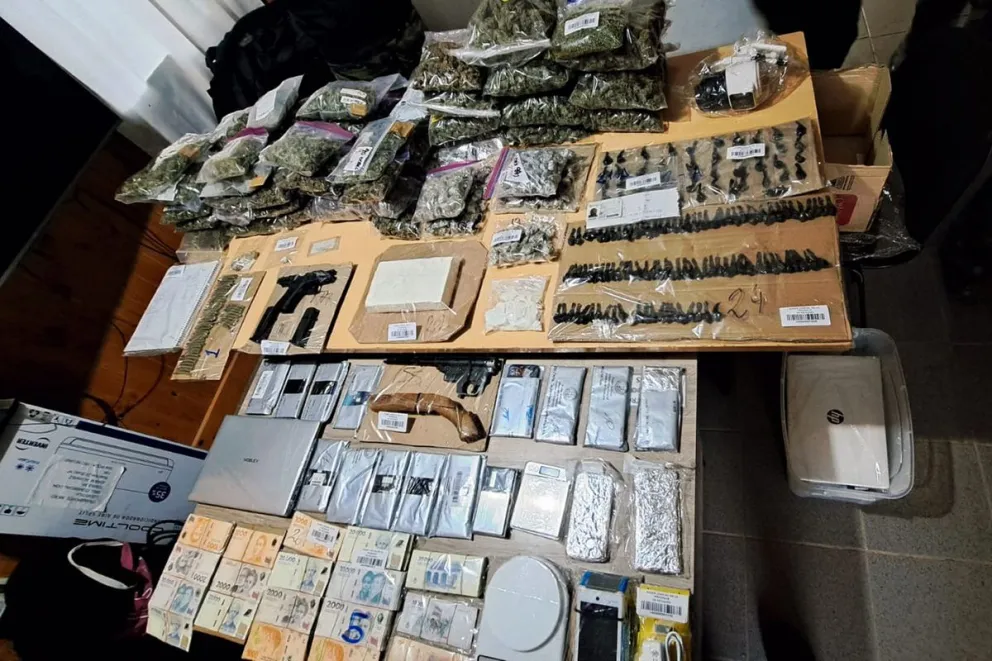 Secuestran droga, armas y vehículos en cuatro localidades