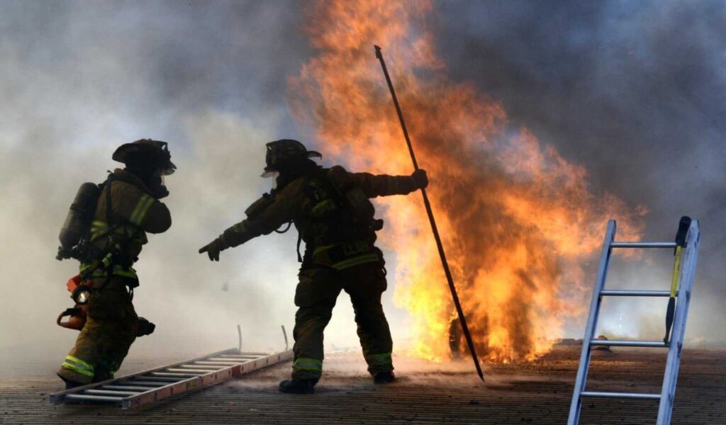 Cuarteles de bomberos tendrán cobertura total del gas