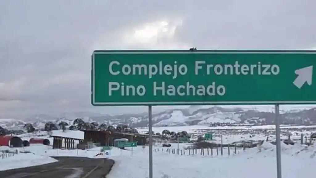 Continúan habilitados Pino Hachado y Samoré