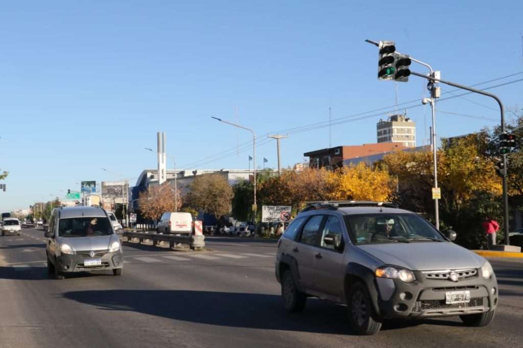 Ajustan semáforos y refuerzan controles en la avenida Mosconi