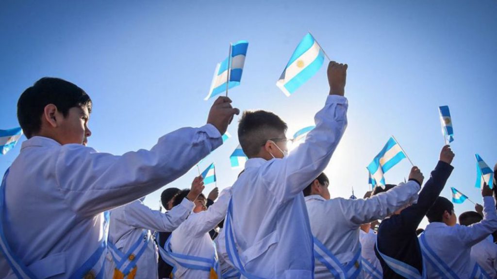 Alumnos neuquinos compartirán una promesa a la bandera histórica