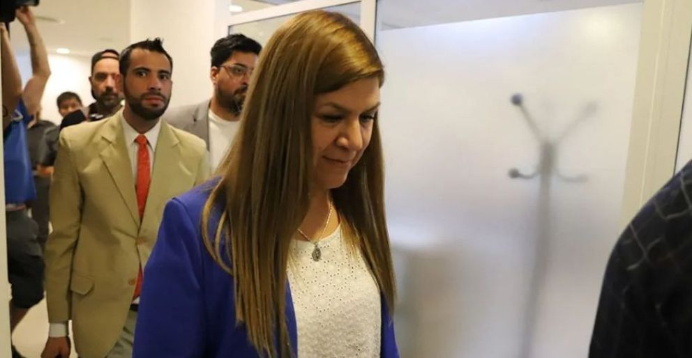 Amplían la investigación contra Gloria Ruiz por contrataciones