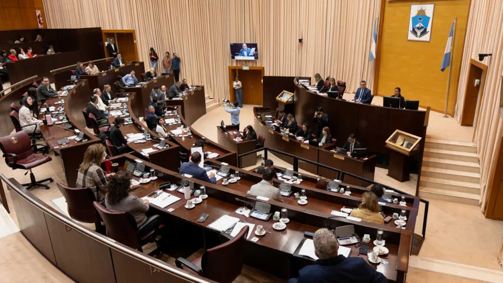 La Legislatura aprobó el acuerdo entre Neuquén e YPF por el GNL