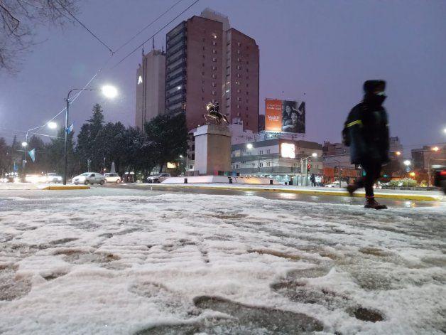 La ciudad de Neuquén espera una madrugada con probabilidad de nieve