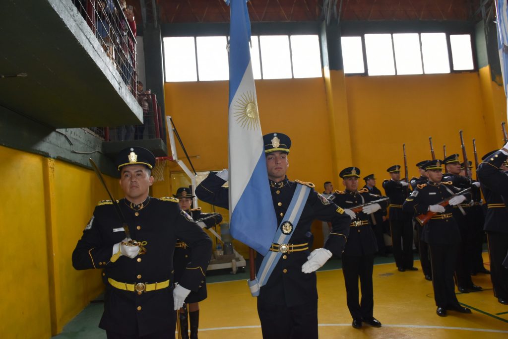 La Policía abrirá al público su tradicional Jura a la Bandera