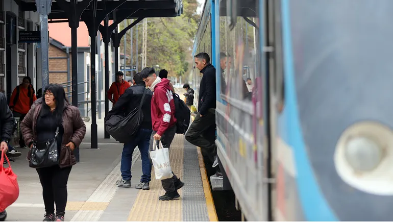 Pasajeros sin tren entre Cipolletti y Neuquén