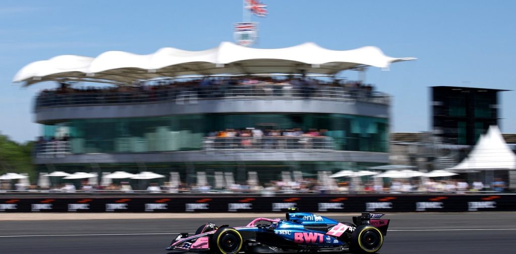 Franco Colapinto remontó 10 lugares y sumó puntos en Silverstone