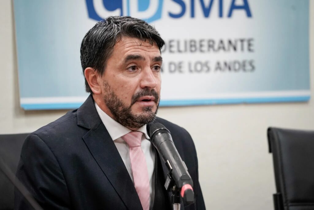 Saloniti hablará ante el Concejo en una sesión especial