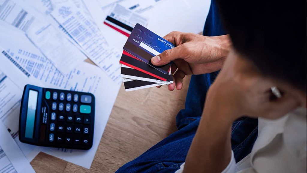 El bolsillo no da respiro: el 86,6% de los argentinos cree que un empleo no alcanza