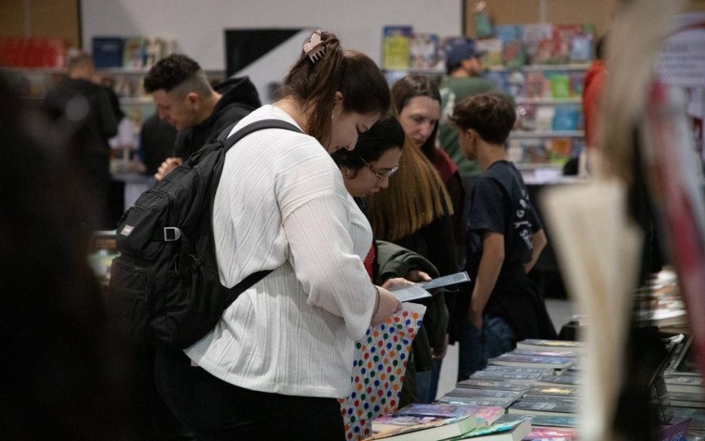 Una jornada para lectores: comienza la agenda cultural de la Feria del Libro de Plottier