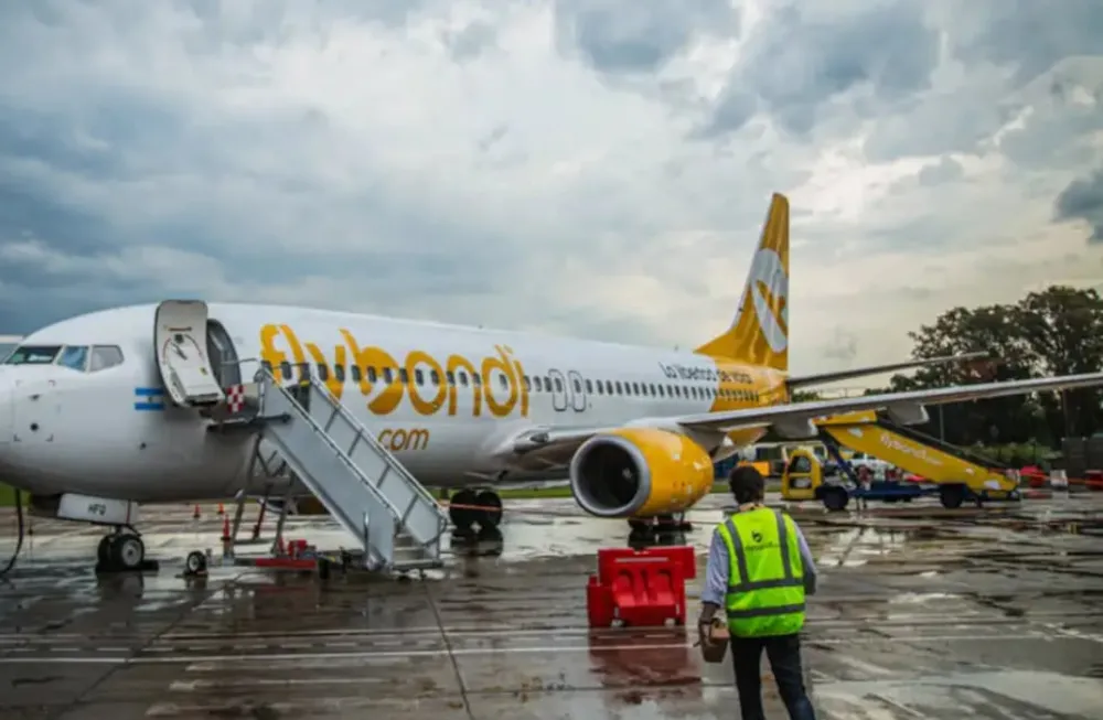 Flybondi enfrenta un reclamo de más de 700 exempleados