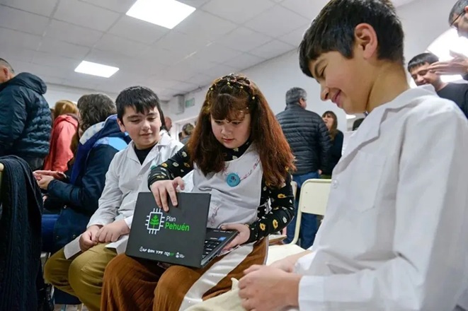 8.800 netbooks llegarán a escuelas de distintas localidades