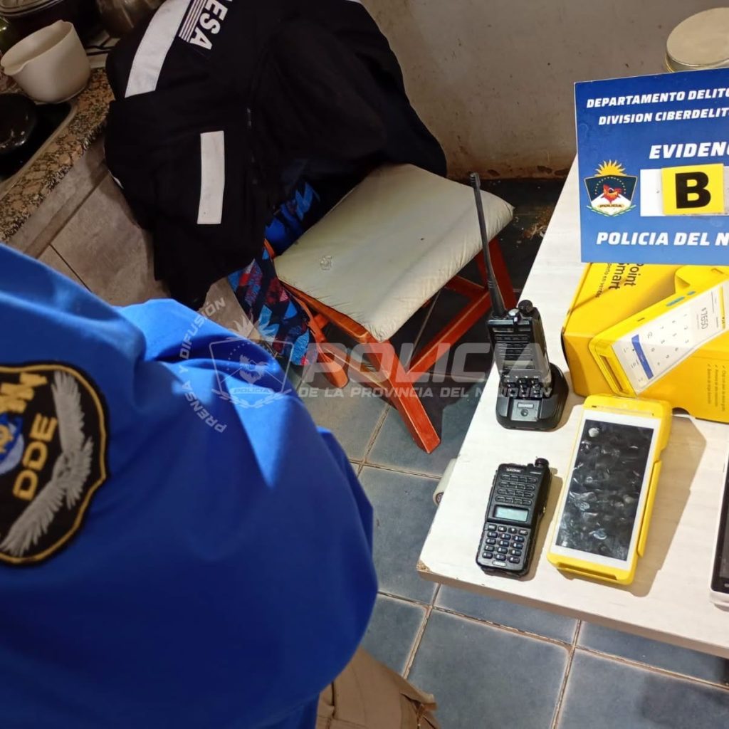 Tres allanamientos por un fraude con tarjeta de crédito robada